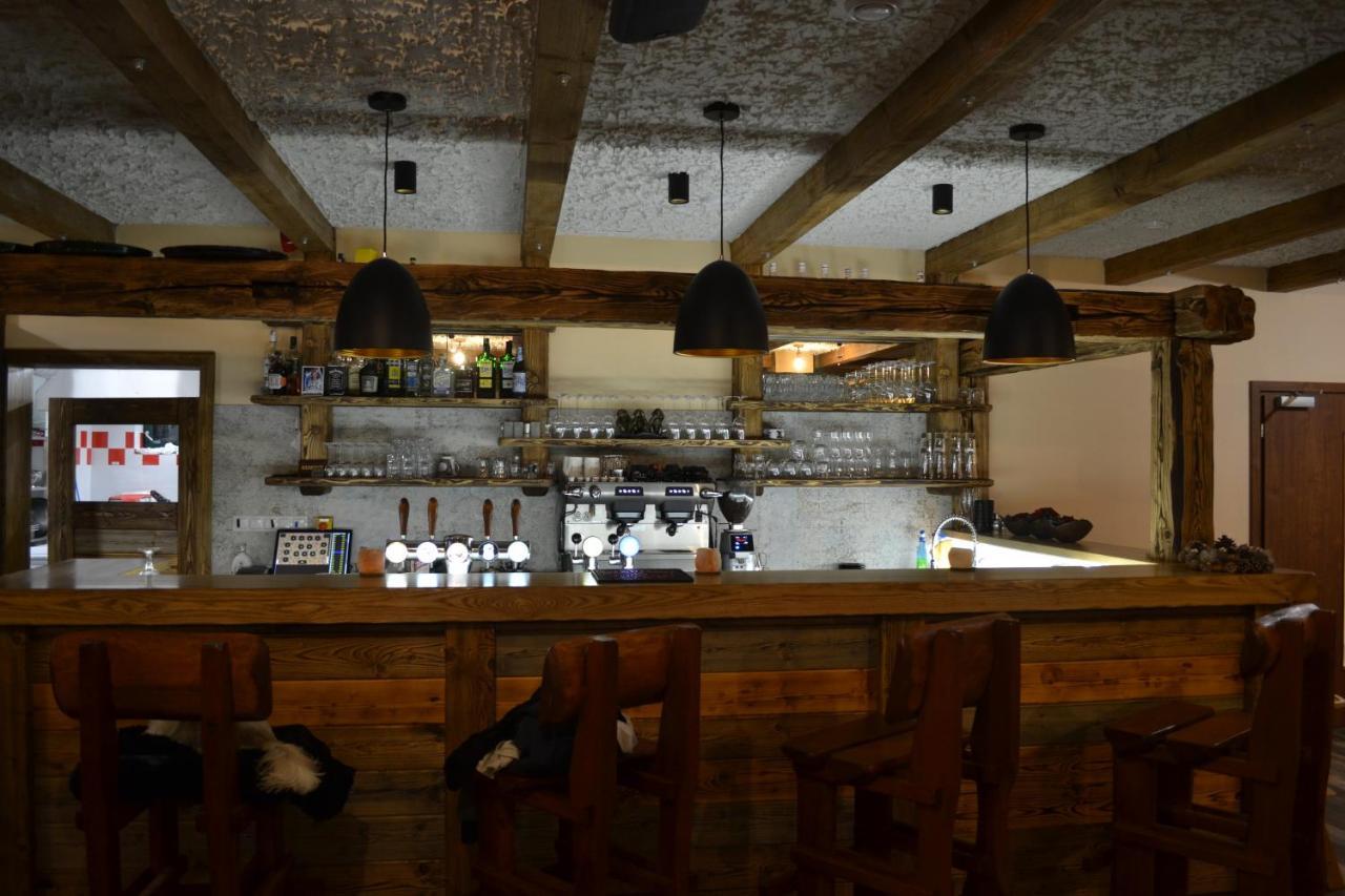 Tri Kopy*** - Penzion, Restauracia A Pizza Smrecany ภายนอก รูปภาพ